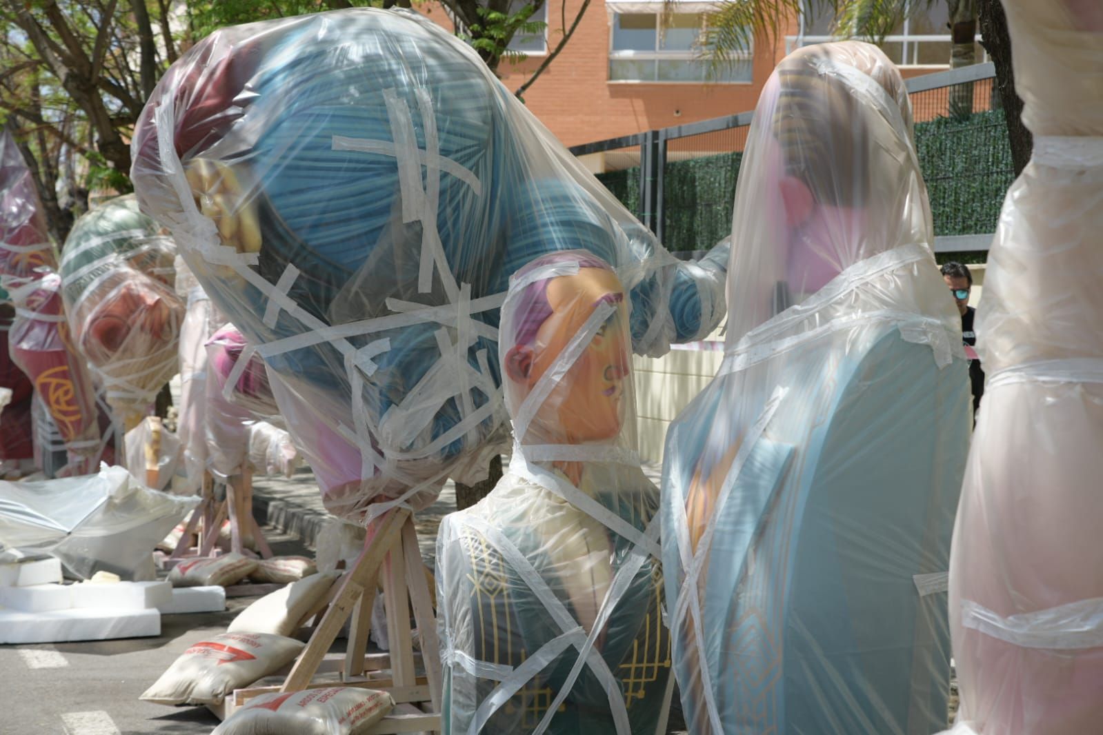 Las Hogueras toman ya las calles de Alicante
